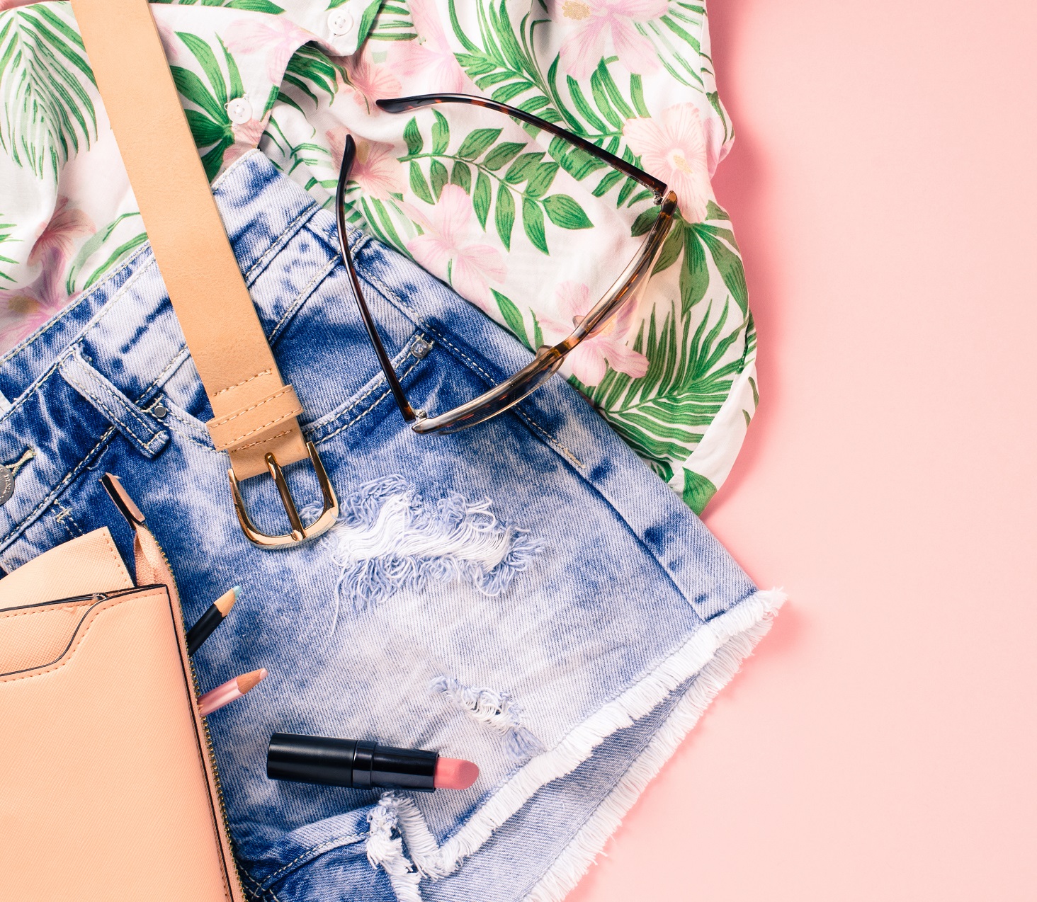 Overhead,Shot,Of,Female,Casual,Clothes